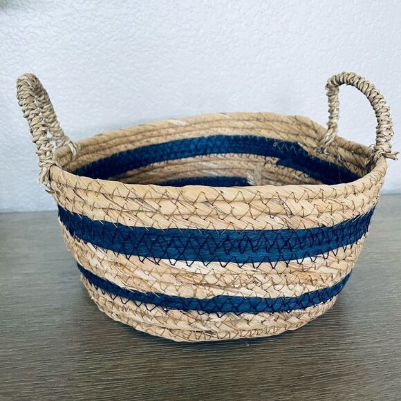 Woven Coastal Farmhouse Basket Organizer - Picture 2 of 4